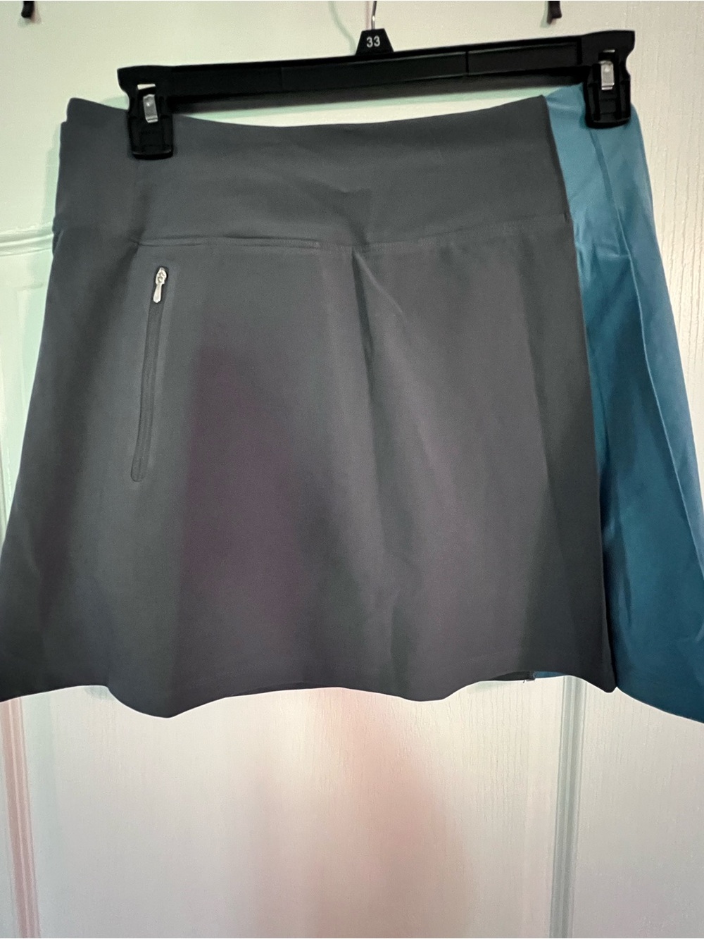 Athleta Two-Tone Gray and Teal Active Skort